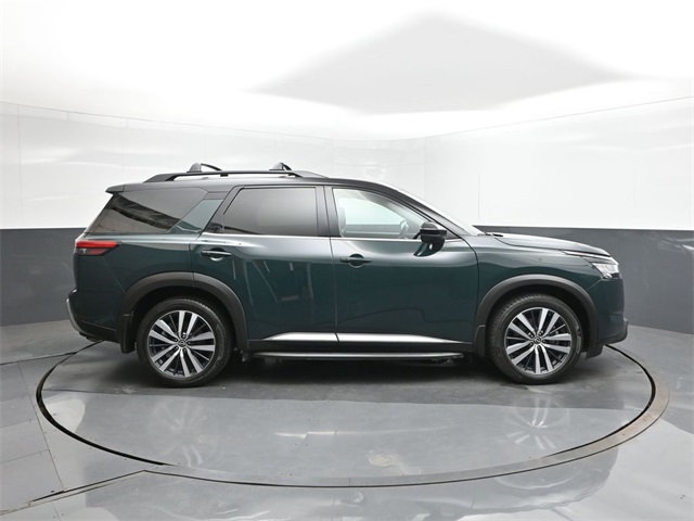 2022 Nissan Pathfinder Platinum photo 24
