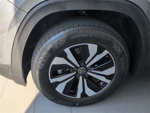 2024 Volkswagen Atlas Cross Sport SE photo 4