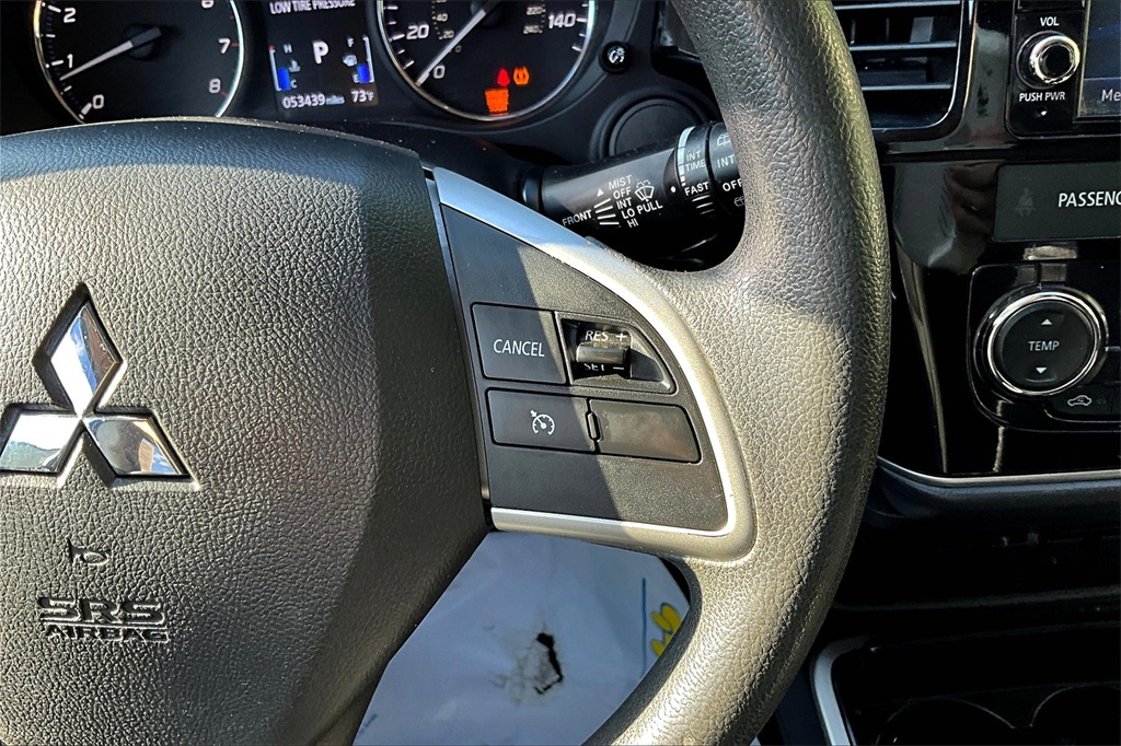 2018 Mitsubishi Outlander ES photo 24