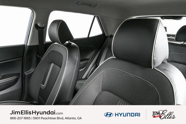 2024 Hyundai Venue Limited photo 4