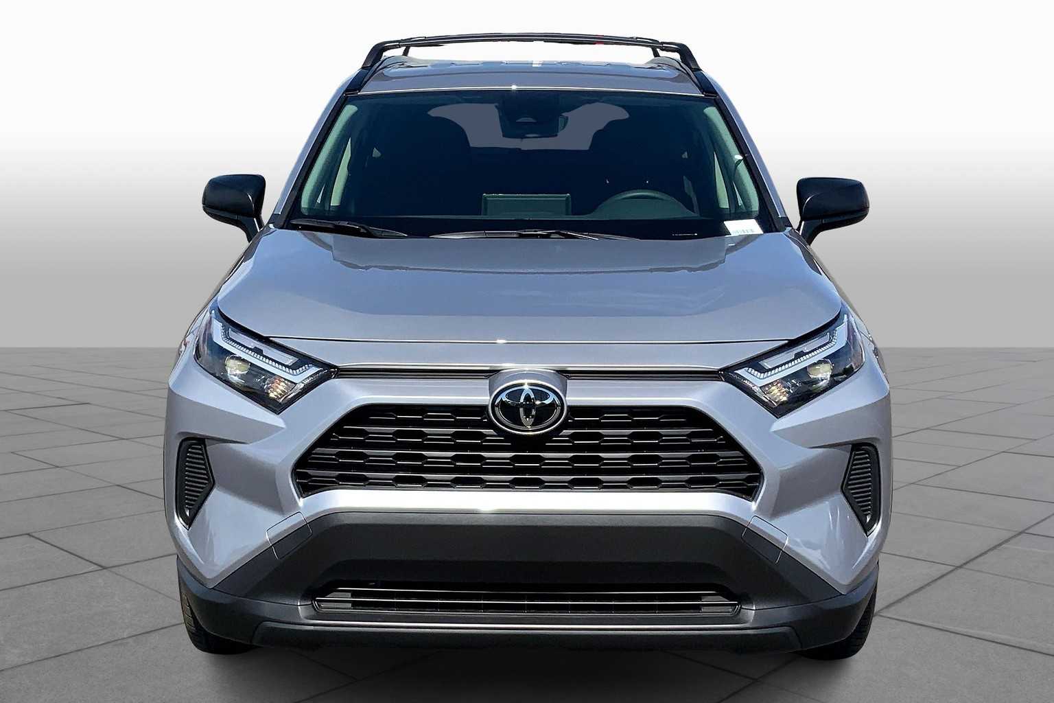 2025 Toyota RAV4 Hybrid LE photo 3