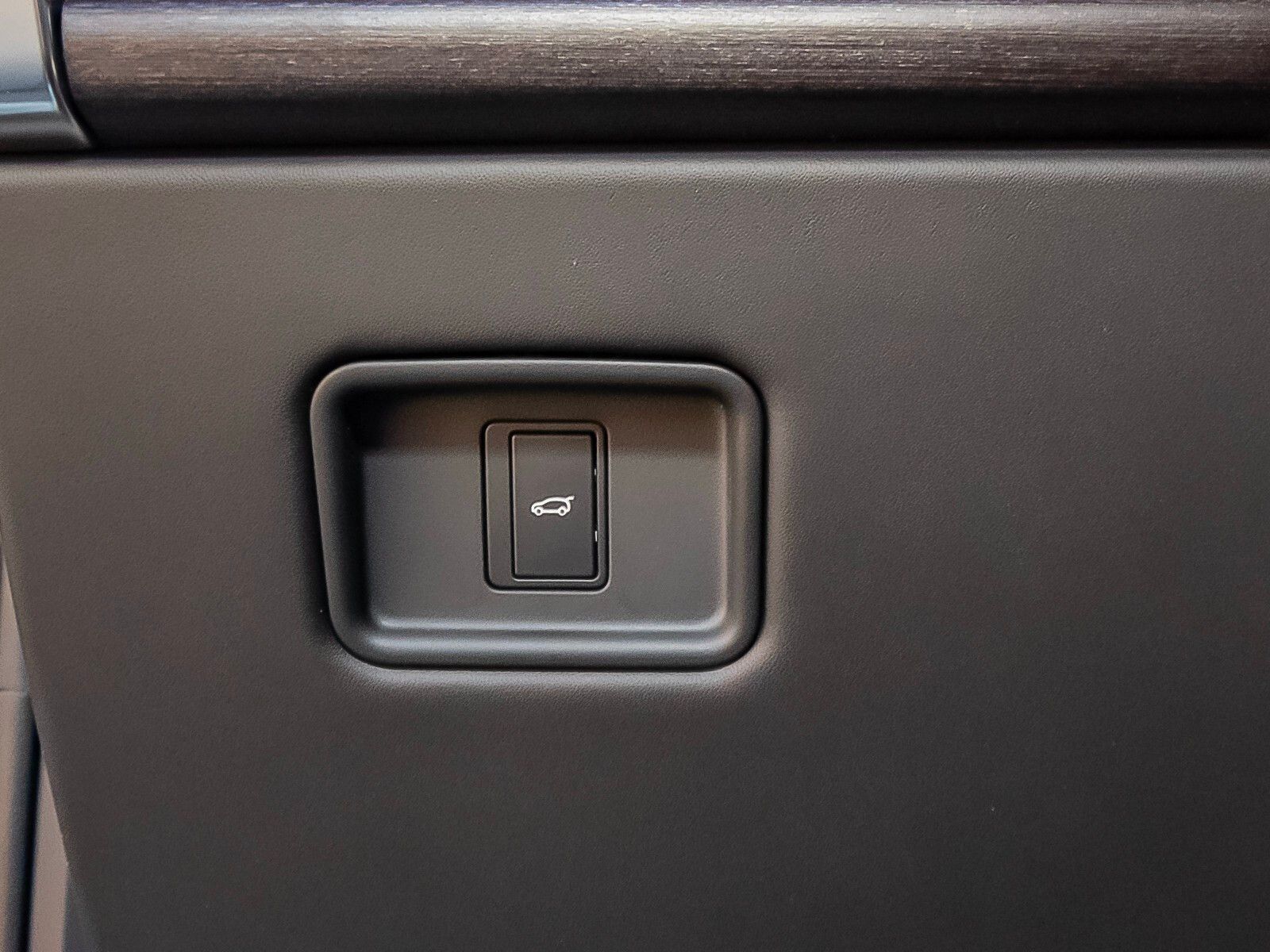 2025 Land Rover Range Rover SE photo 11