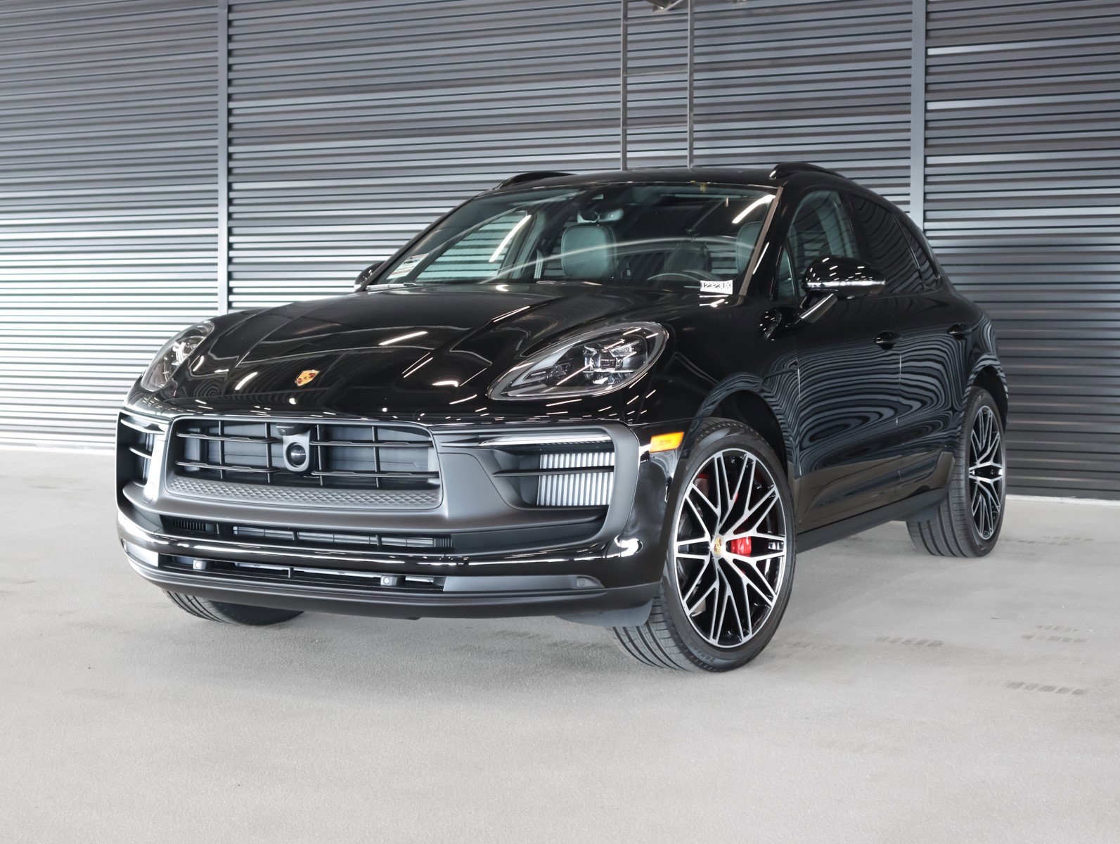 2025 Porsche Macan GTS's photo