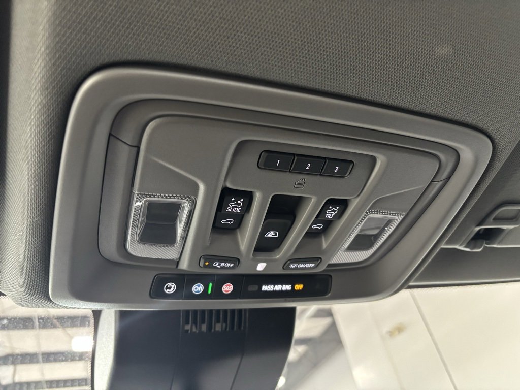 2025 Chevrolet Silverado 1500 RST photo 17