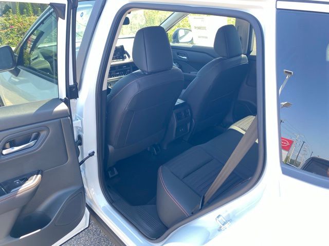 2026 Nissan Rogue SV photo 16