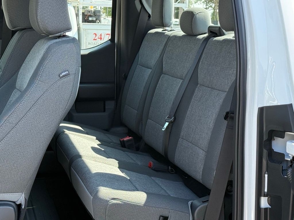 2025 Ford F-150 XL photo 9