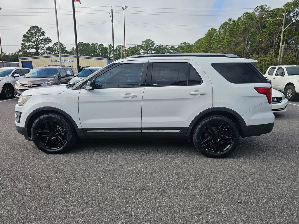 2017 Ford Explorer XLT's photo