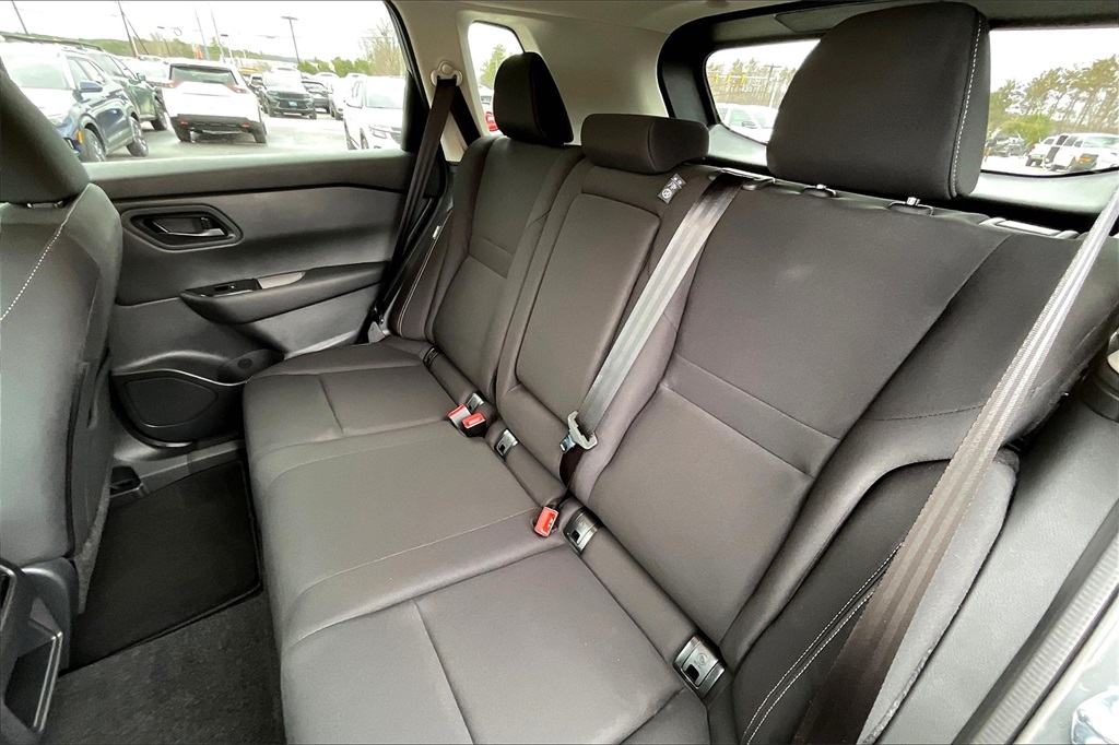 2025 Nissan Rogue S photo 14