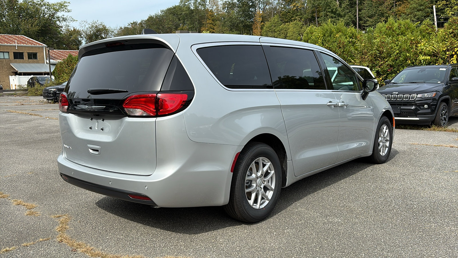 2026 Chrysler Voyager LX photo 4