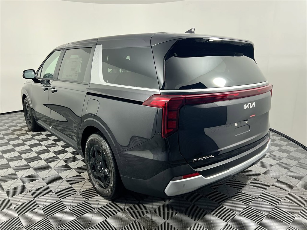 2026 Kia Carnival LX photo 7