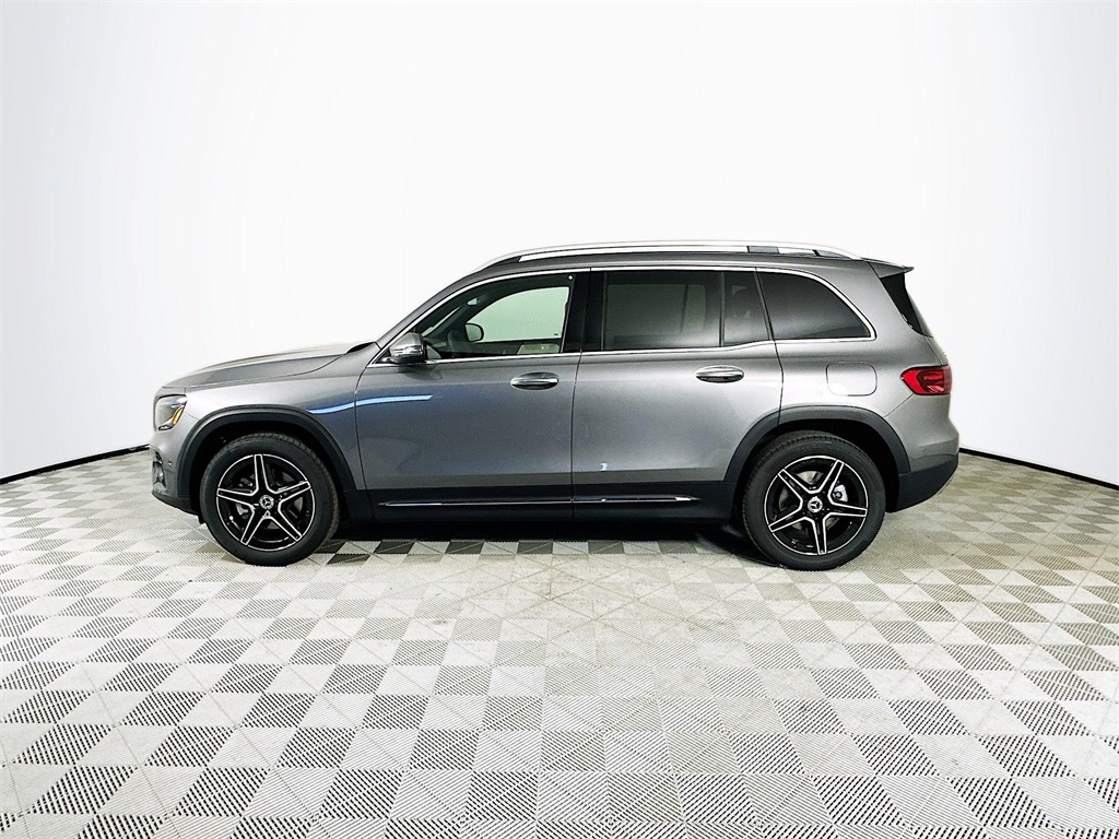 2026 Mercedes Benz GLB 250 photo 3