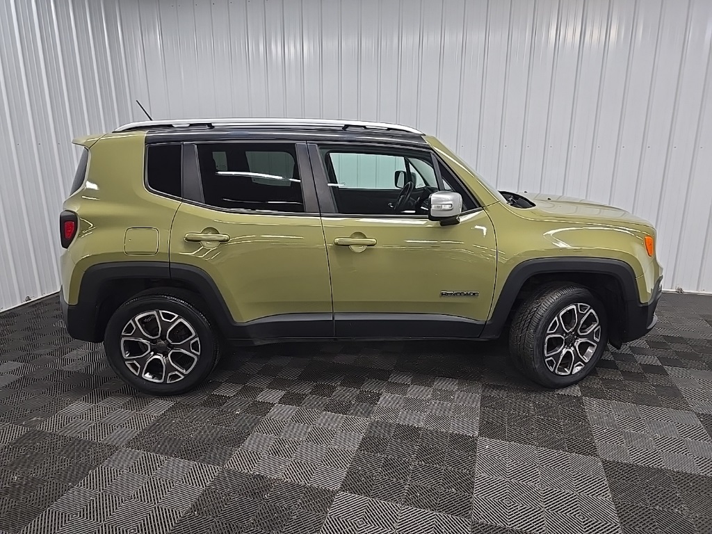 2015 Jeep Renegade Limited photo 2