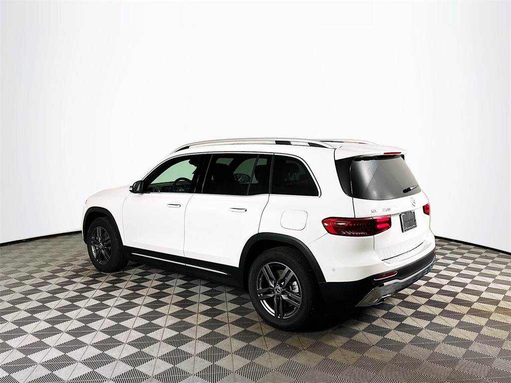 2026 Mercedes Benz GLB 250 4MATIC photo 4