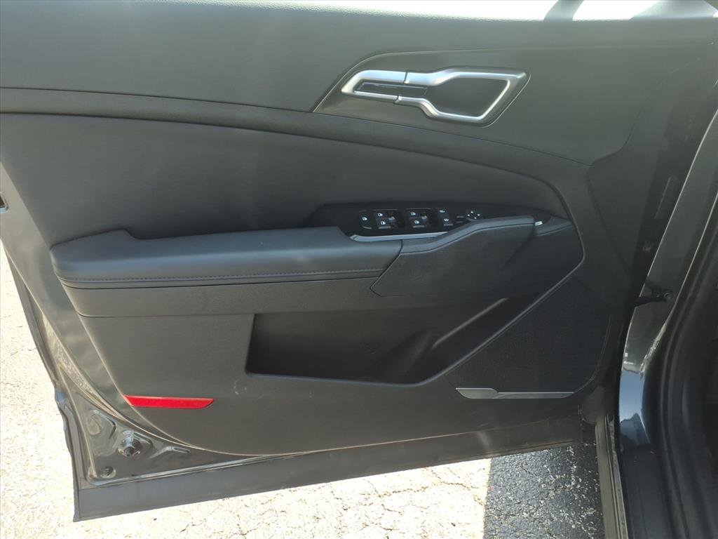 2025 Kia Sportage EX photo 18