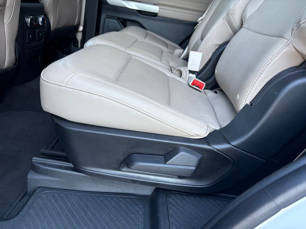 2023 Ford Explorer Limited photo 16