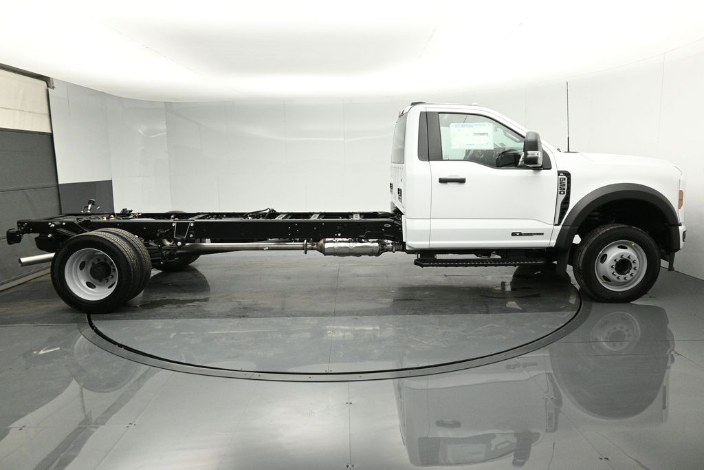 2025 Ford F-550 Chassis XL