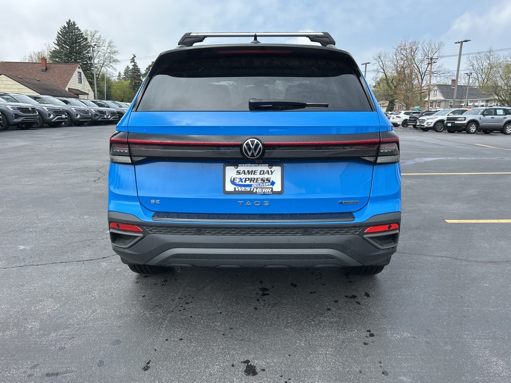 2025 Volkswagen Taos SE photo 4