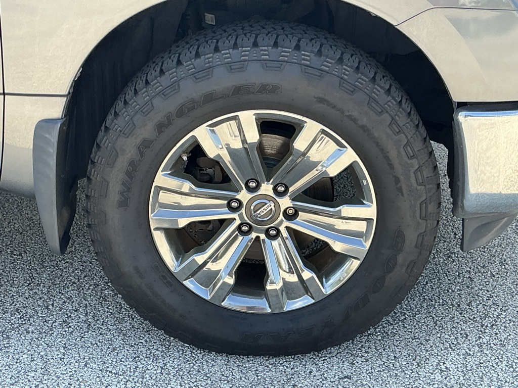 2019 Nissan Titan SL photo 2