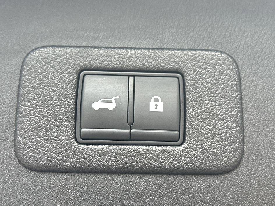 2023 Nissan Armada SL photo 11