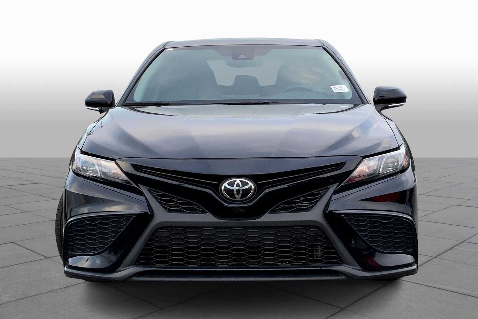 2023 Toyota Camry SE photo 3