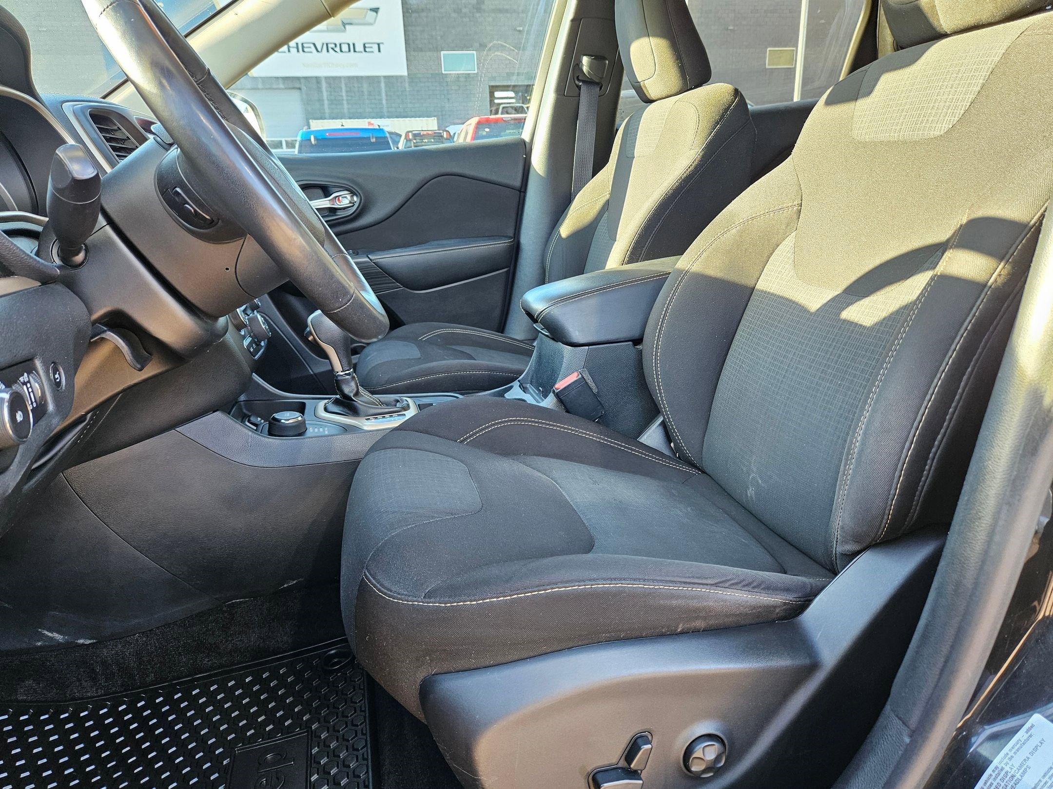2016 Jeep Cherokee Latitude photo 13