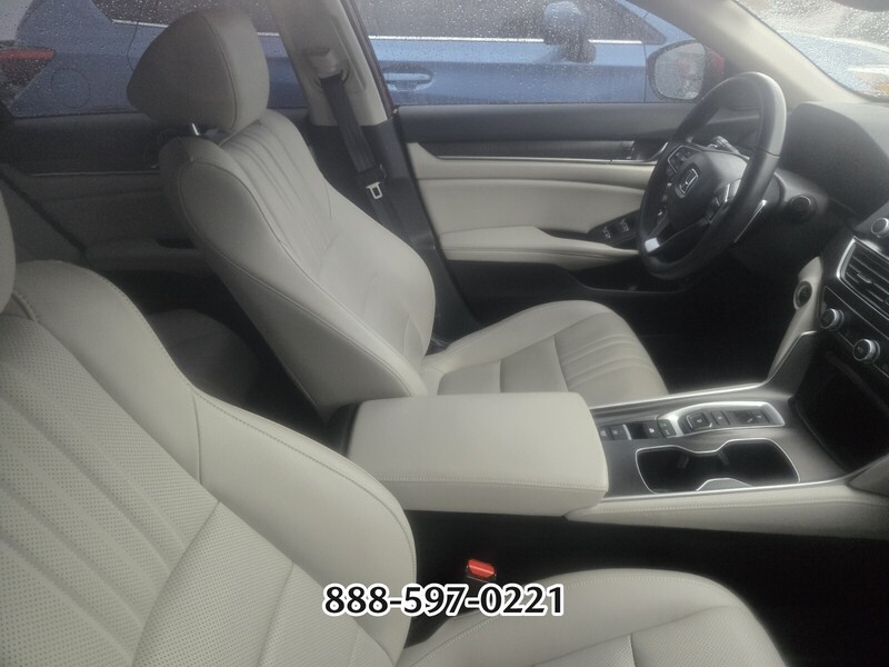 2022 Honda Accord Hybrid Touring photo 2