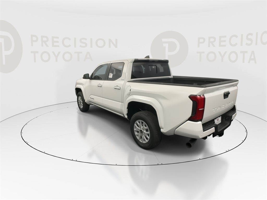 2025 Toyota Tacoma SR5 photo 12