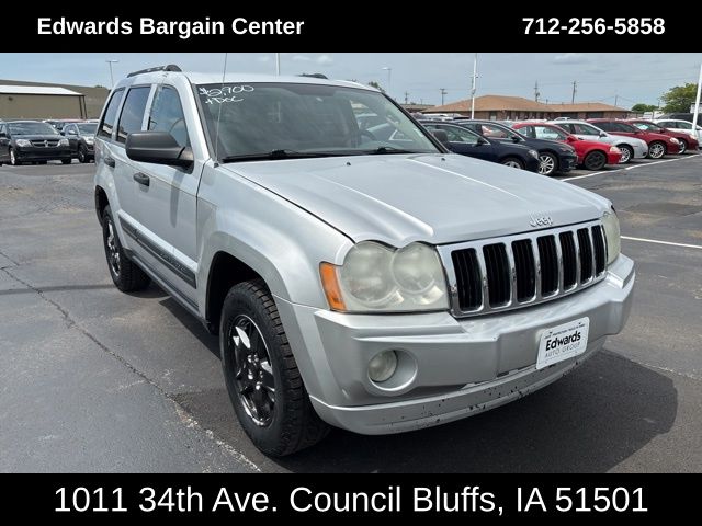 Used 2005 Jeep Grand Cherokee Laredo with VIN 1J4GR48K55C691155 for sale in Council Bluffs, IA