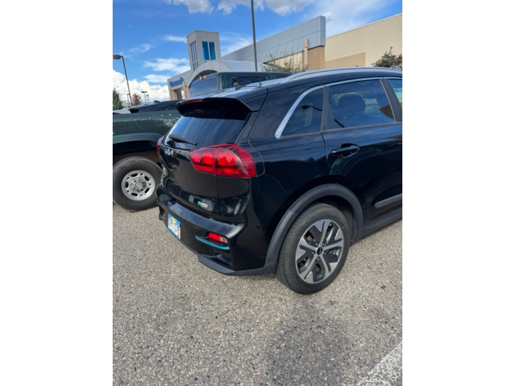 2022 Kia Niro EV EX photo 2