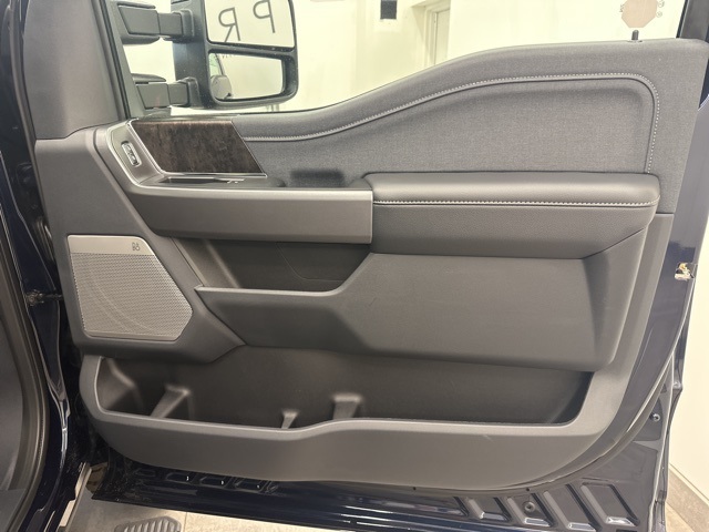 2025 Ford F-250 Lariat photo 23