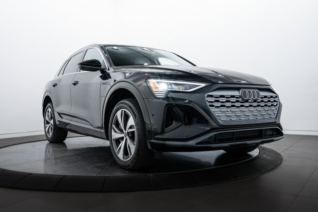 2024 Audi Q8 e-tron Premium Plus
