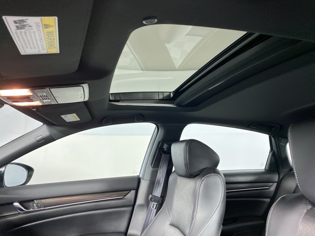 2022 Honda Accord Sport 2.0T photo 19