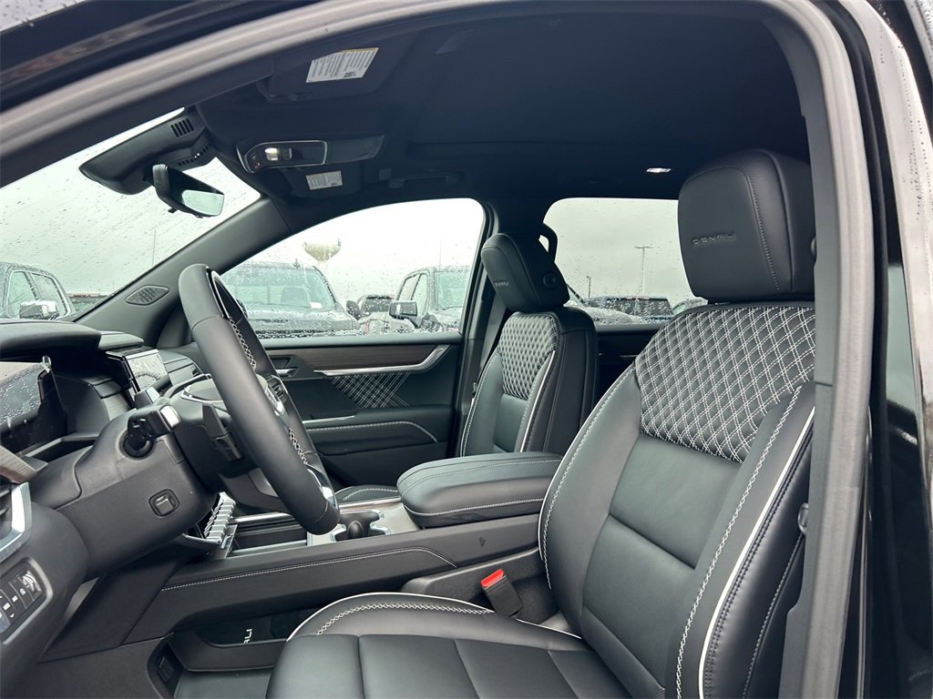 2026 GMC ACADIA - Image 14