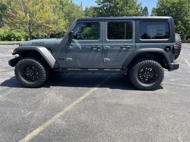 2025 Jeep Wrangler Willys photo 2