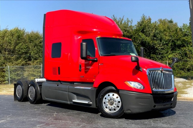 Pre-Owned 2021 International LT625 6x4 Sleeper