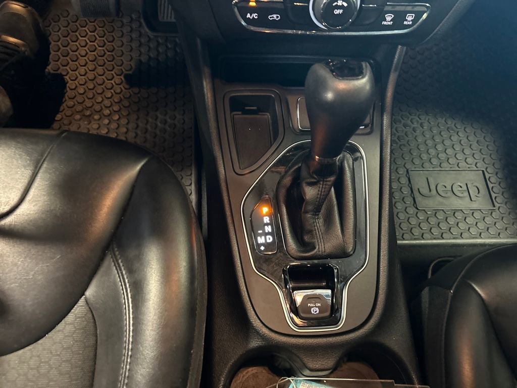 2020 Jeep Cherokee Altitude photo 25