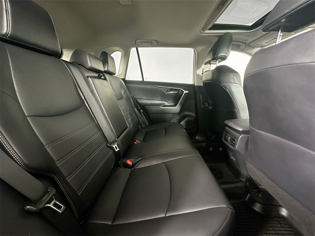 2023 Toyota RAV4 XLE Premium photo 21