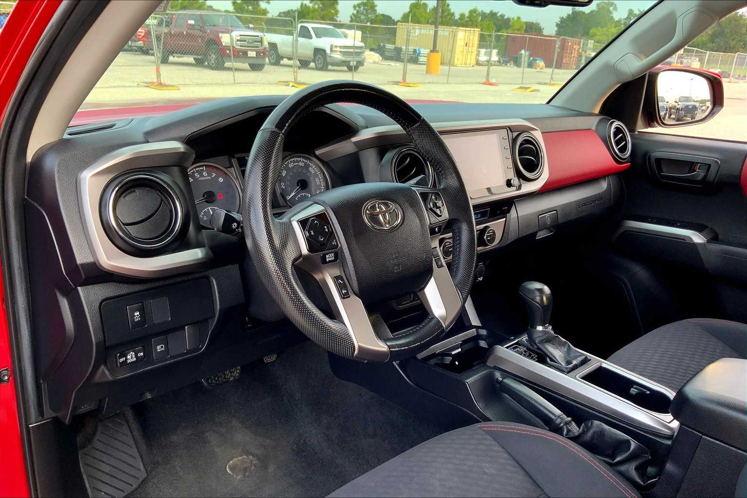 2021 Toyota Tacoma SR5 photo 16