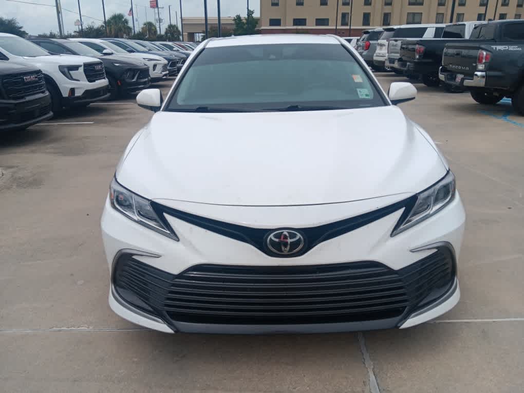 2023 Toyota Camry LE photo 5