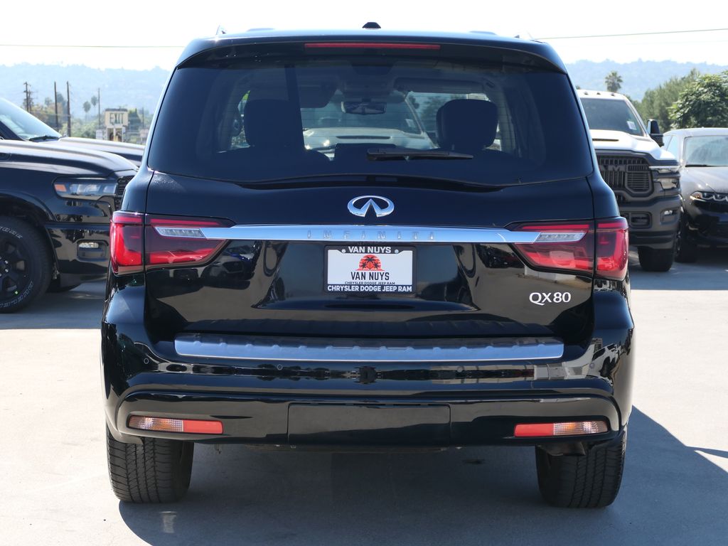 2022 Infiniti QX80 Luxe photo 4