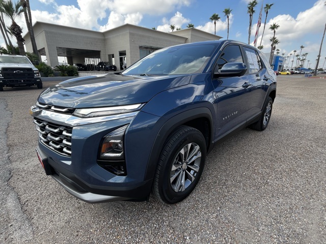 2025 Chevrolet Equinox LT photo 3