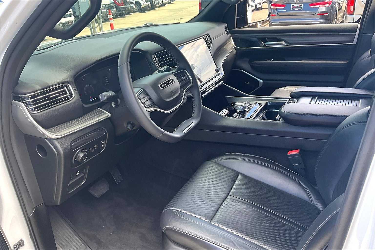 2023 Jeep Wagoneer Series III photo 17