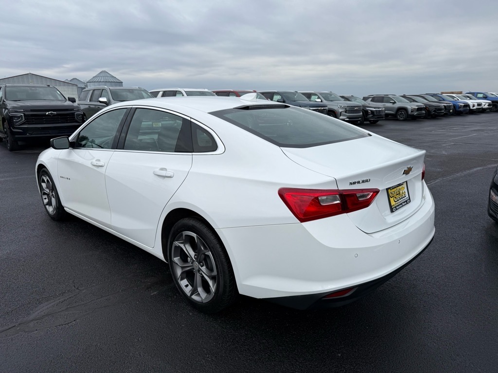 2024 Chevrolet Malibu 1LT photo 3