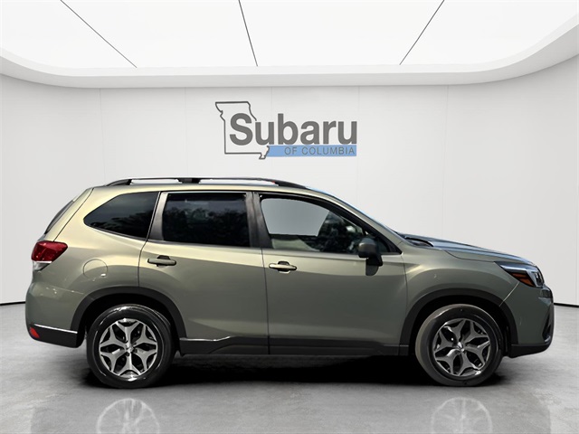 2021 Subaru Forester Premium photo 8