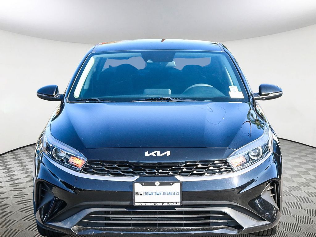 2023 Kia Forte LXS photo 2