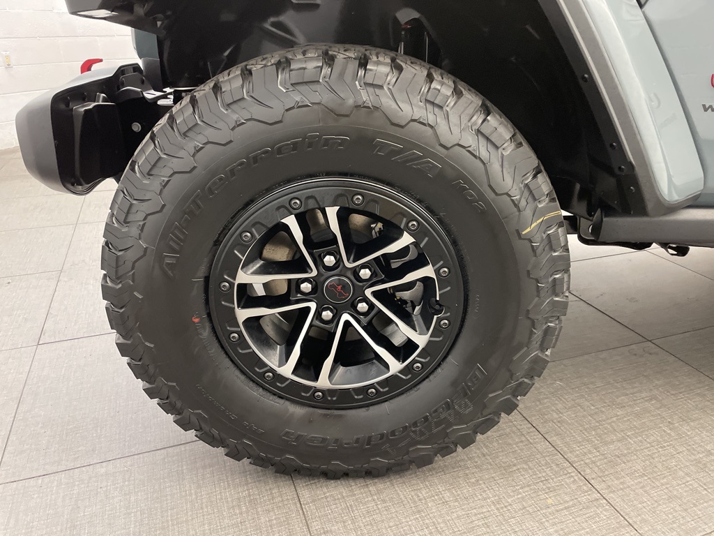 2025 Jeep Wrangler Rubicon photo 5