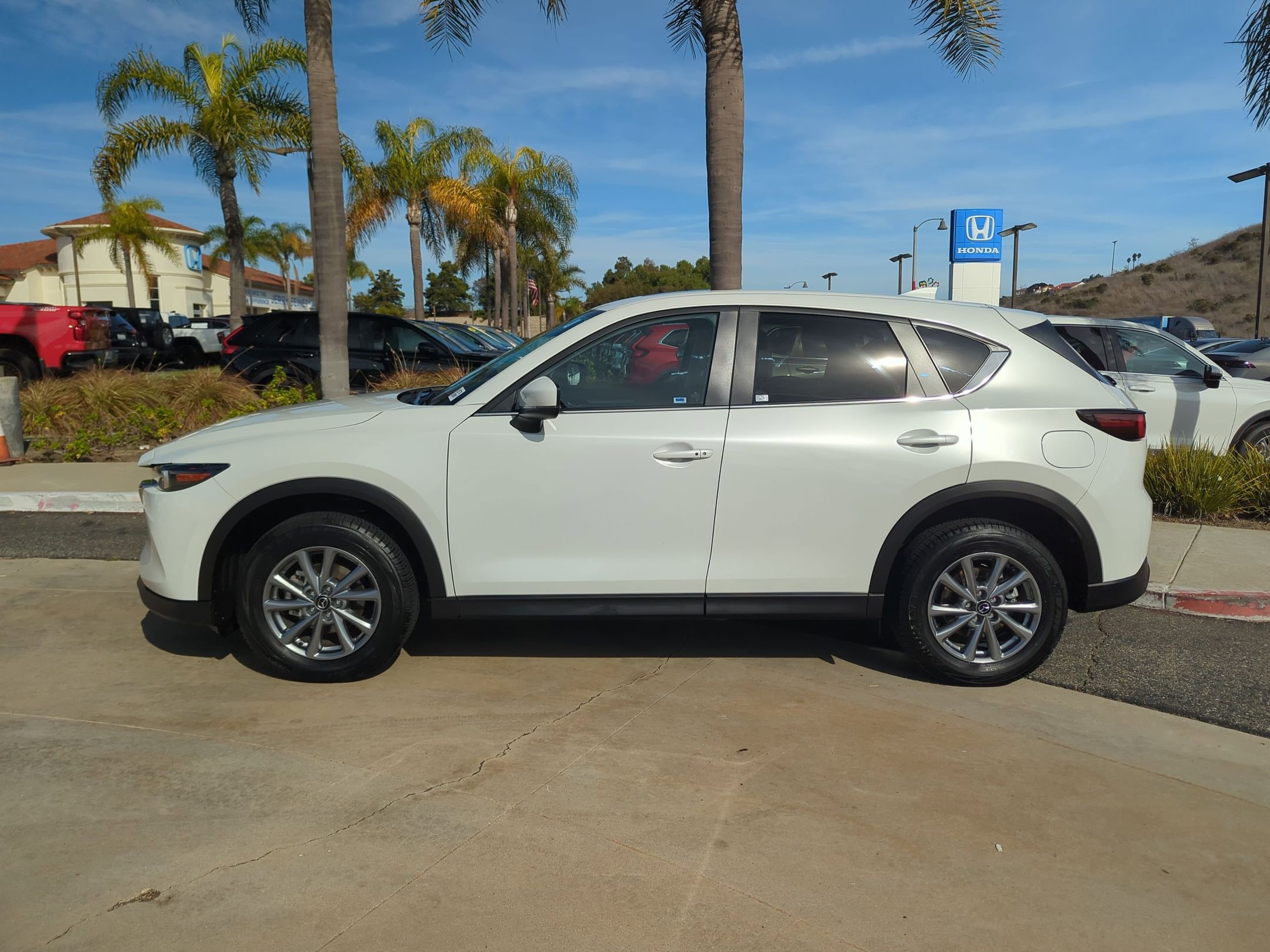 2023 Mazda CX-5 2.5 S Preferred photo 2