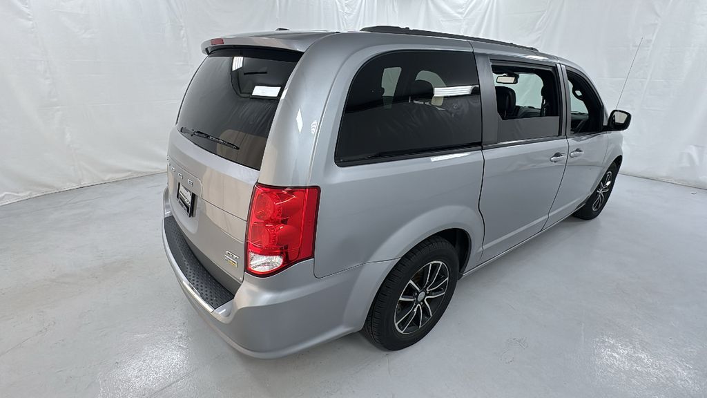 2018 Dodge Grand Caravan GT photo 3