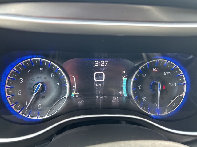2022 Chrysler Pacifica Touring L photo 10