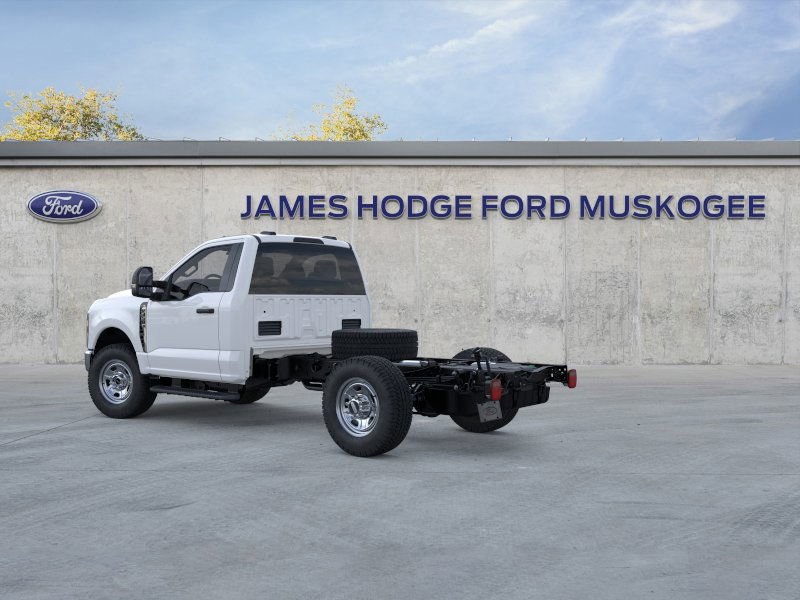 2025 Ford F-350 XL photo 4